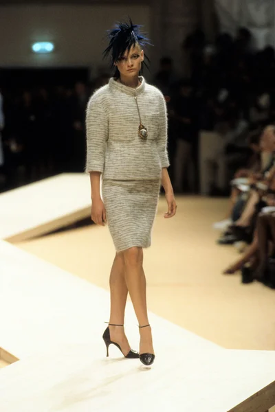 Look 19